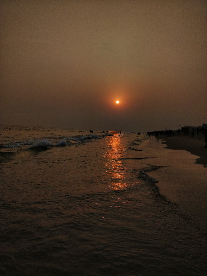 The shoreline at sunset is simply..... BEAUTIFUL!!!?