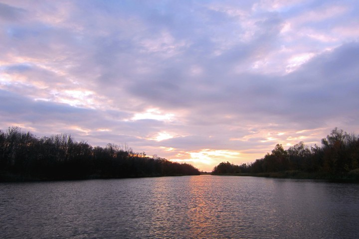 Autumn morning on the Volga River