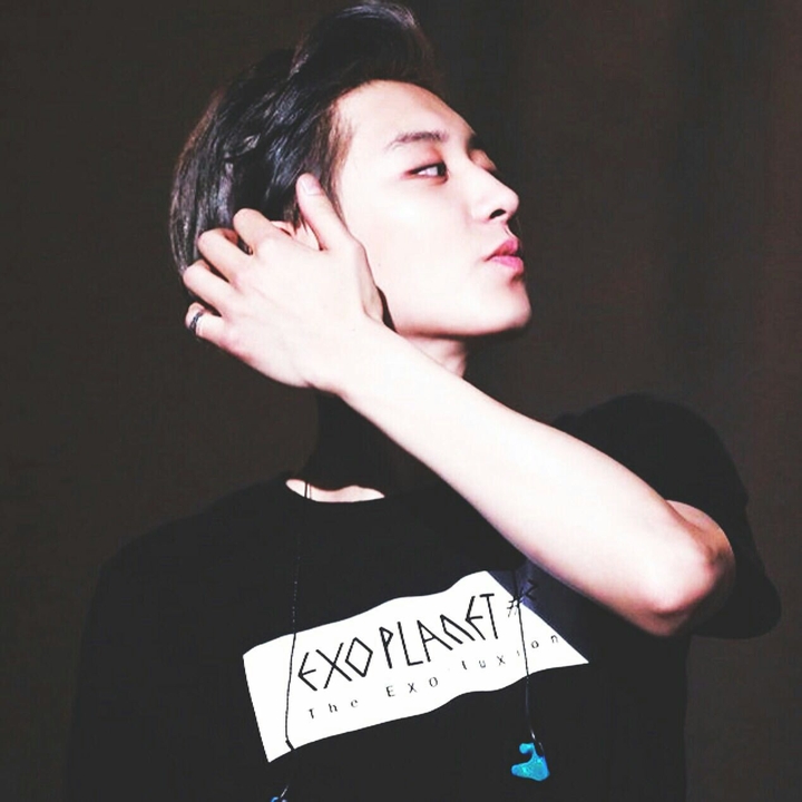 Chanyeol:))))))))))