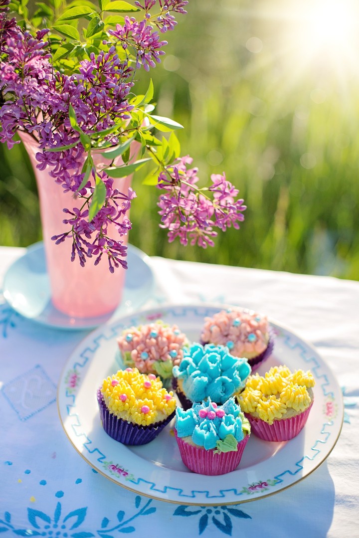 Cupcakes with Floral Decor