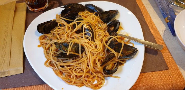 kagyló és spagetti