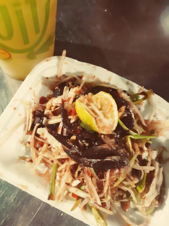 Spicy papaya salad (Cambodia)