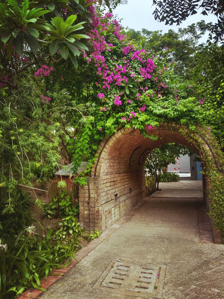 Artificial tunnel
