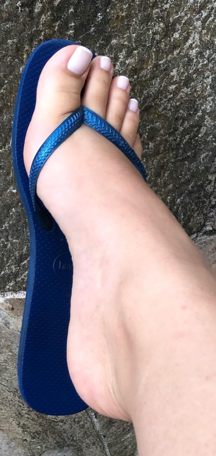 feet havaianas