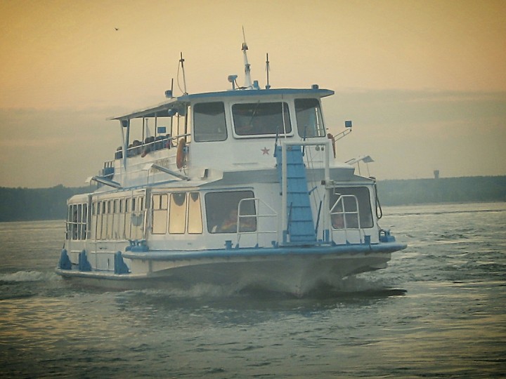 Motor vessel