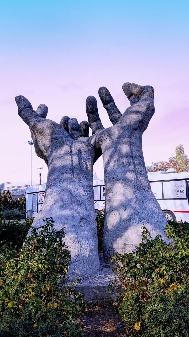 two hands in Ankara