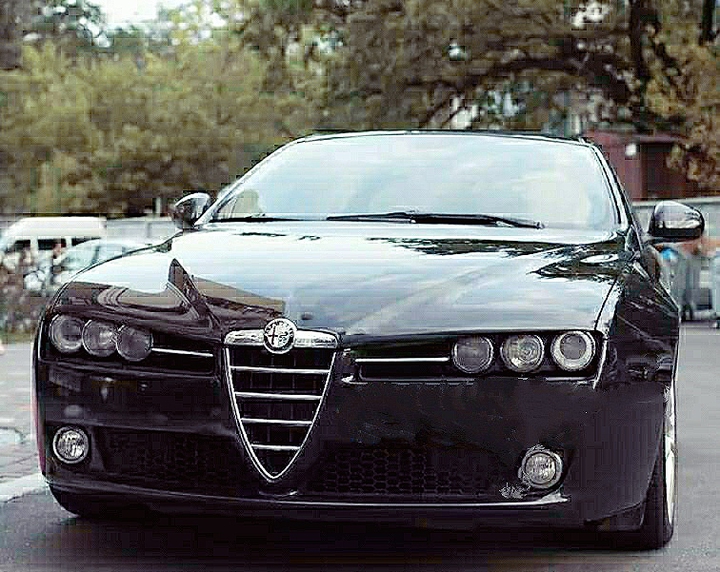 Alfa Romeo. Macchina dei carabinieri italiani