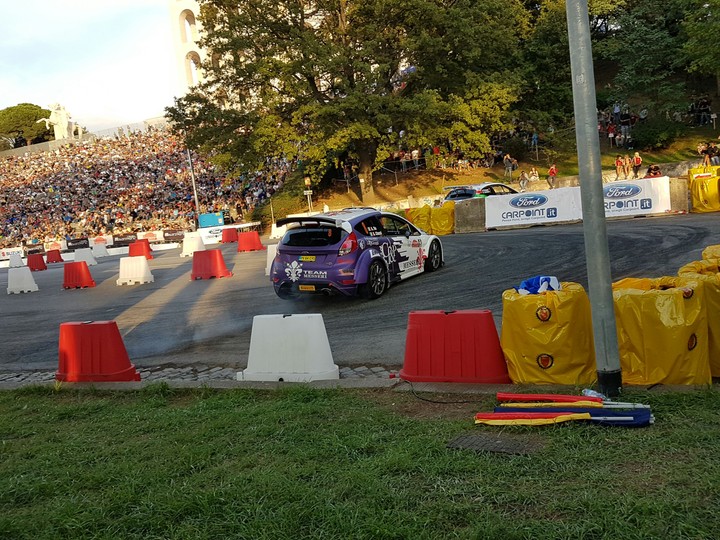 Ford r5