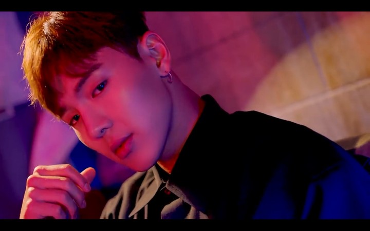 MONSTA X(몬스타엑스) - 'LIVIN' IT UP'
