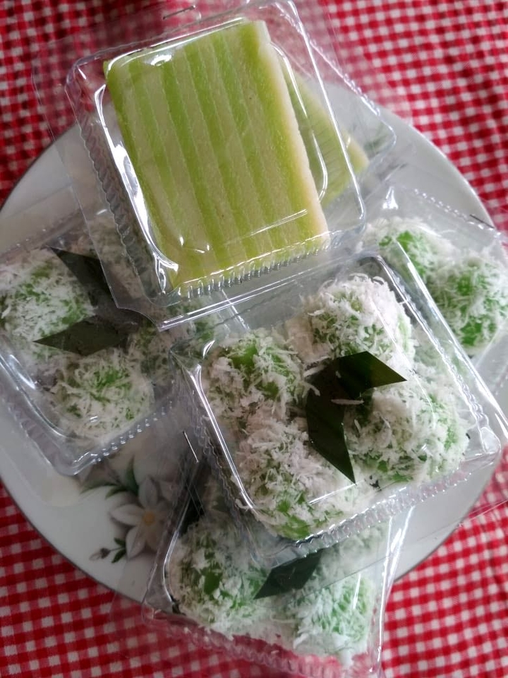 indonesian traditional food : klepon