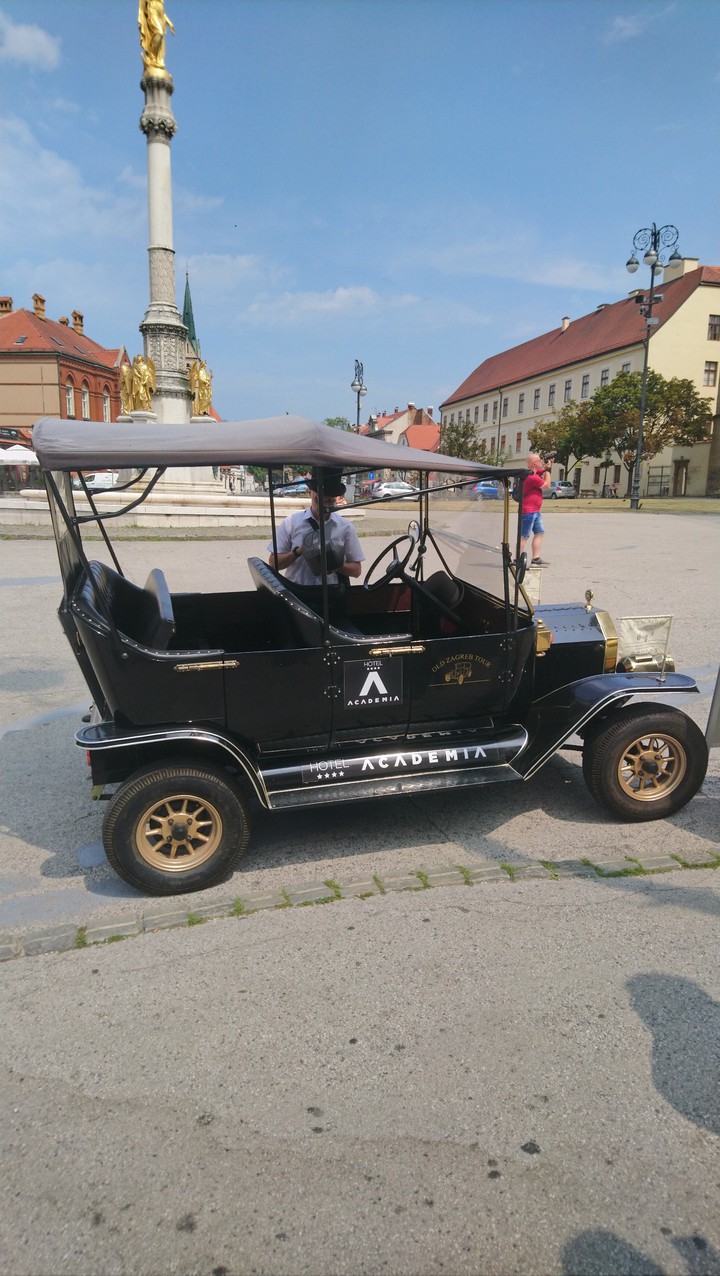 Zagreb retro taxi
