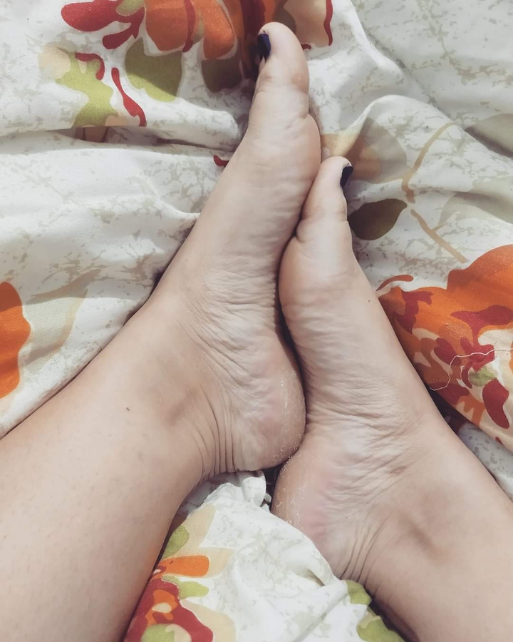 cya feet