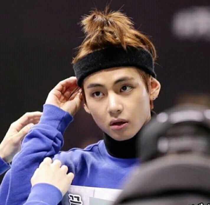 v