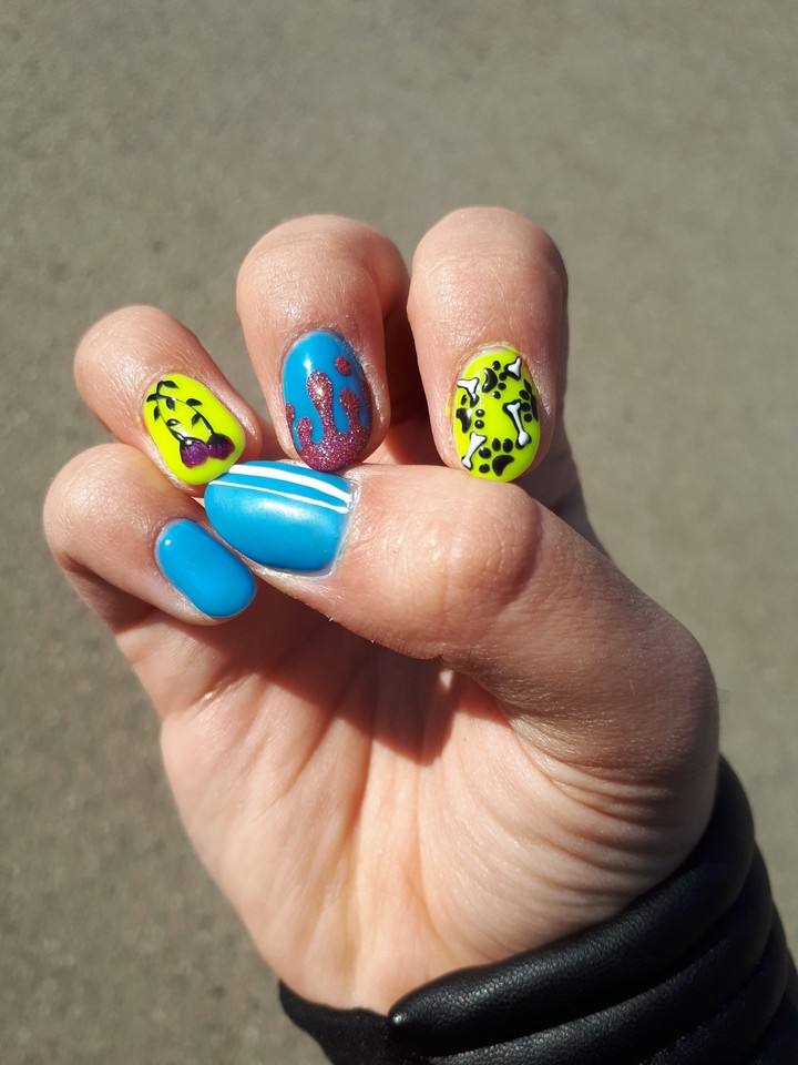 nails