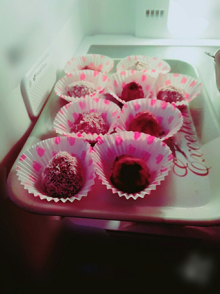 CHRISTMAS TREAT
