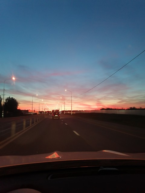 Sky, Mode_of_transport, Dusk