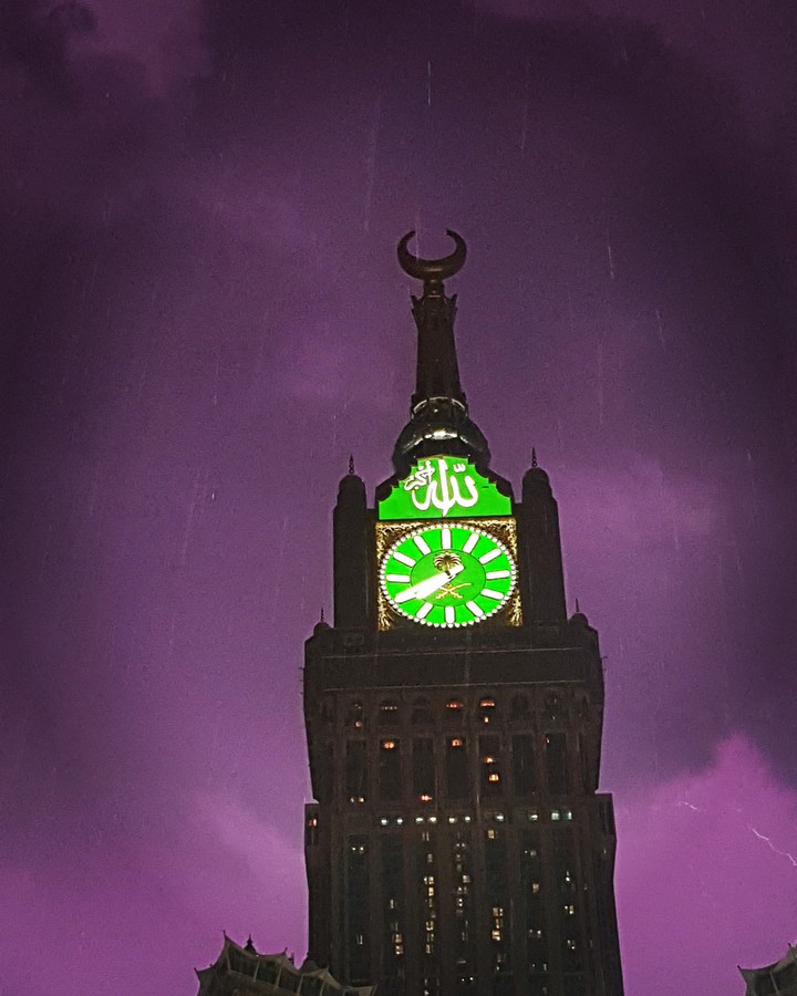 mecaa under rain