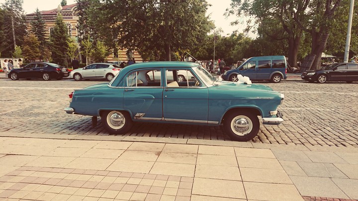 Blue car