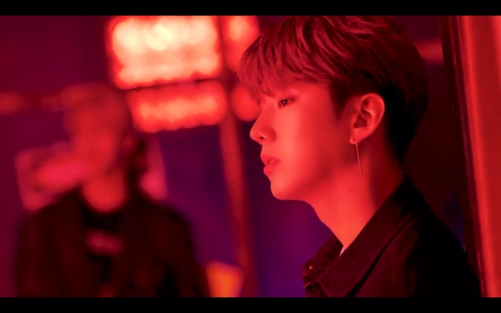 MONSTA X(몬스타엑스) - 'LIVIN' IT UP'