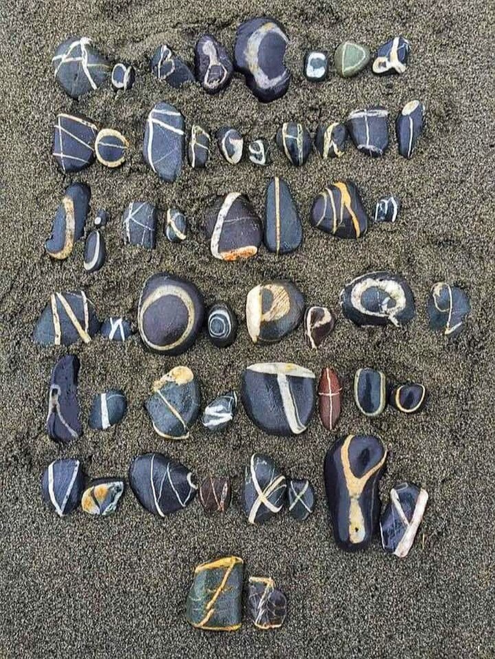 Cailloux alphabet ?