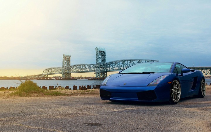 Blue Lamborghini Gallardo.