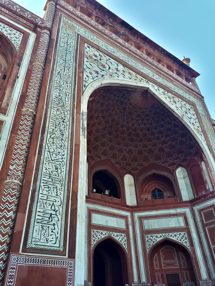 taj mahal gate