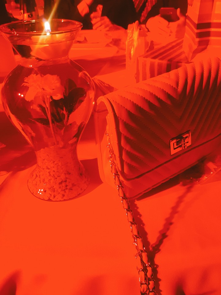 detalles rojos
