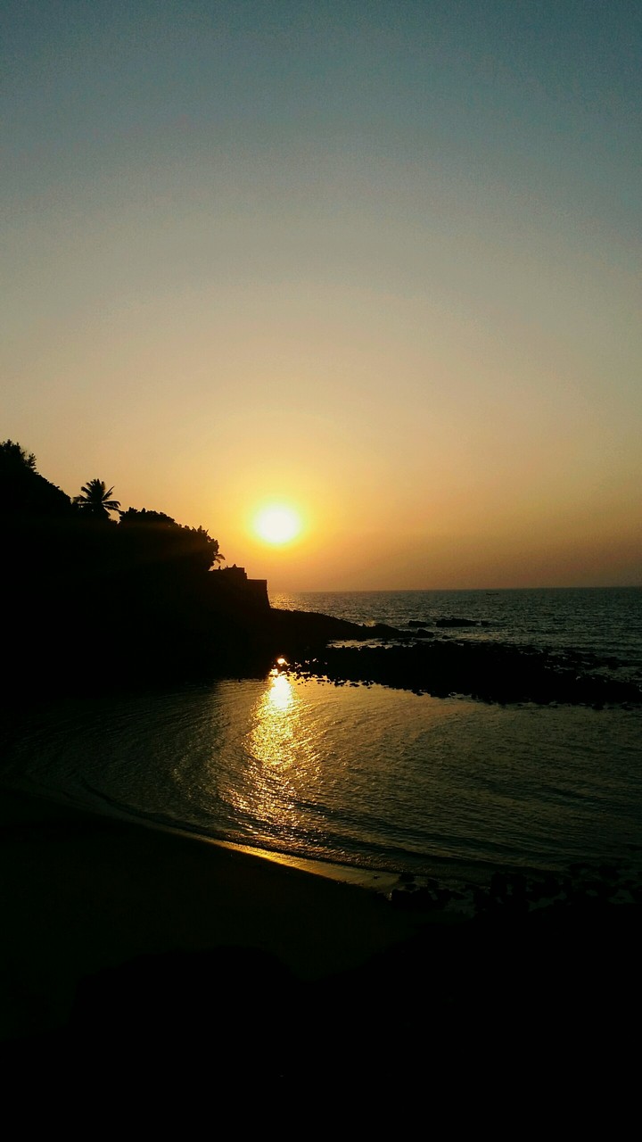 Of seas and sunsets..