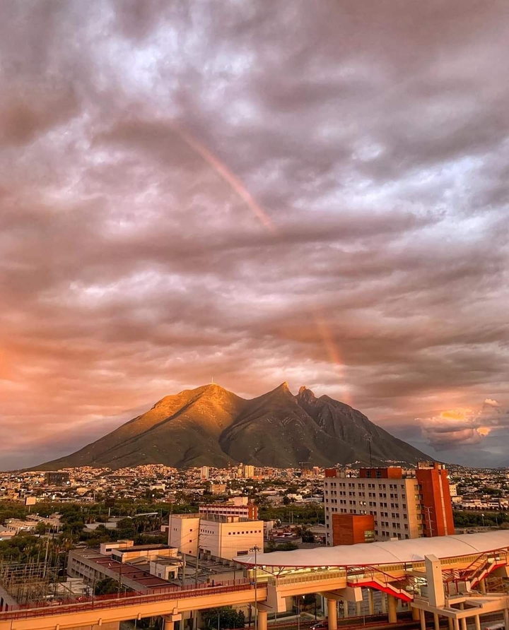 arcoiris Monterrey Nuevo León México cerro de la silla