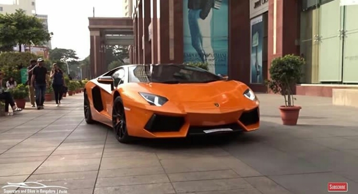 Lamborghini Aventador