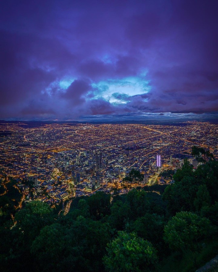 Bogotá, Colombia •Axye~