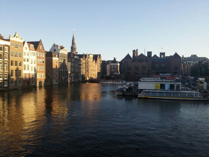 canal amsterdam