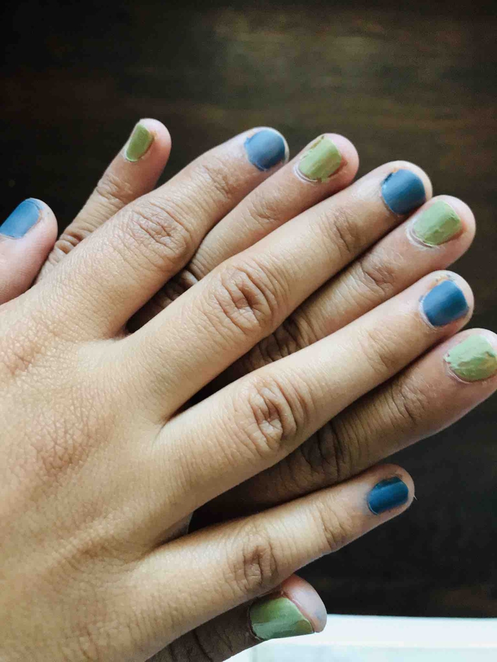 contrast nails