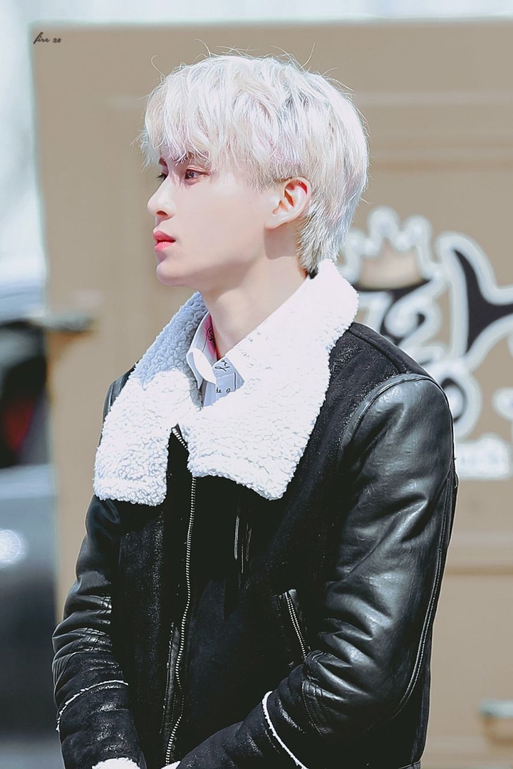 sf9