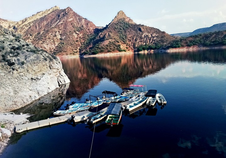 #Presa #Montañas #Lake #Mountains #Beautiful