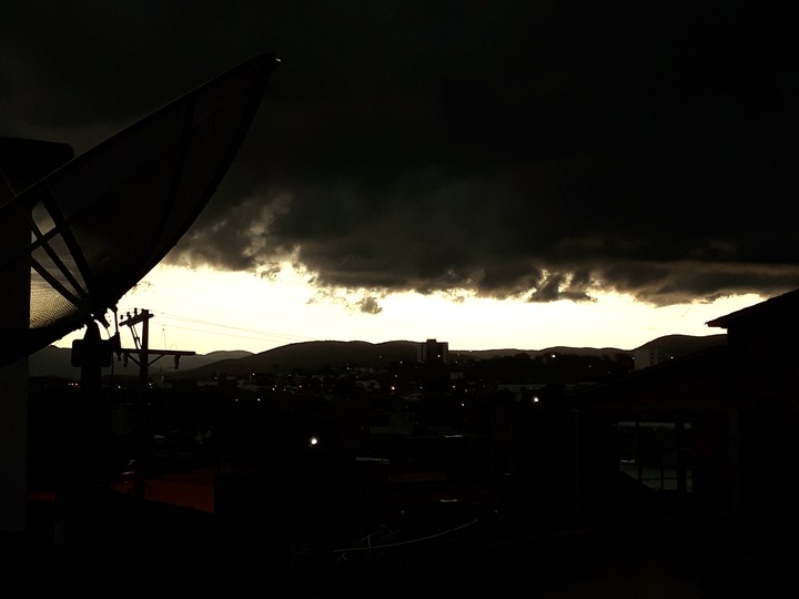 TEMPESTADE