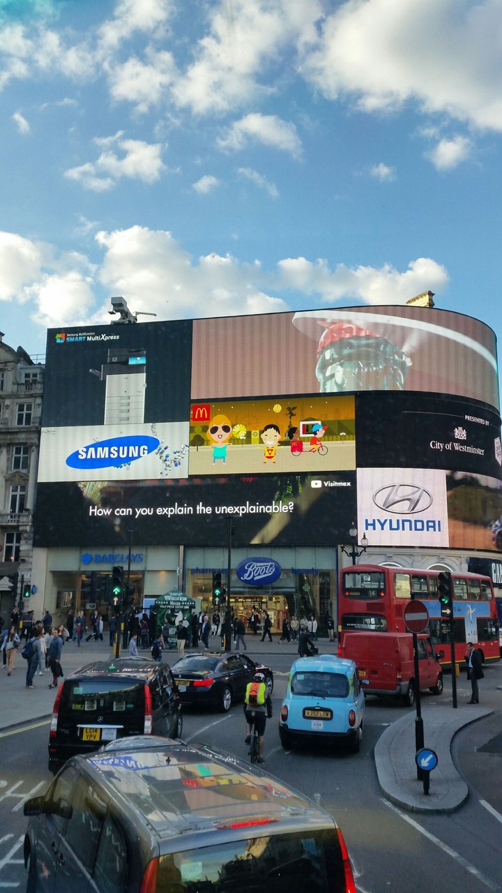 picadilly Circus London