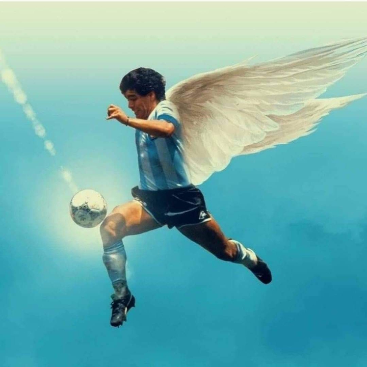 Nosso Maradona. Descanse em paz.