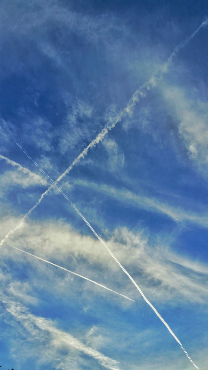 Clouds and some /Chemtrail/