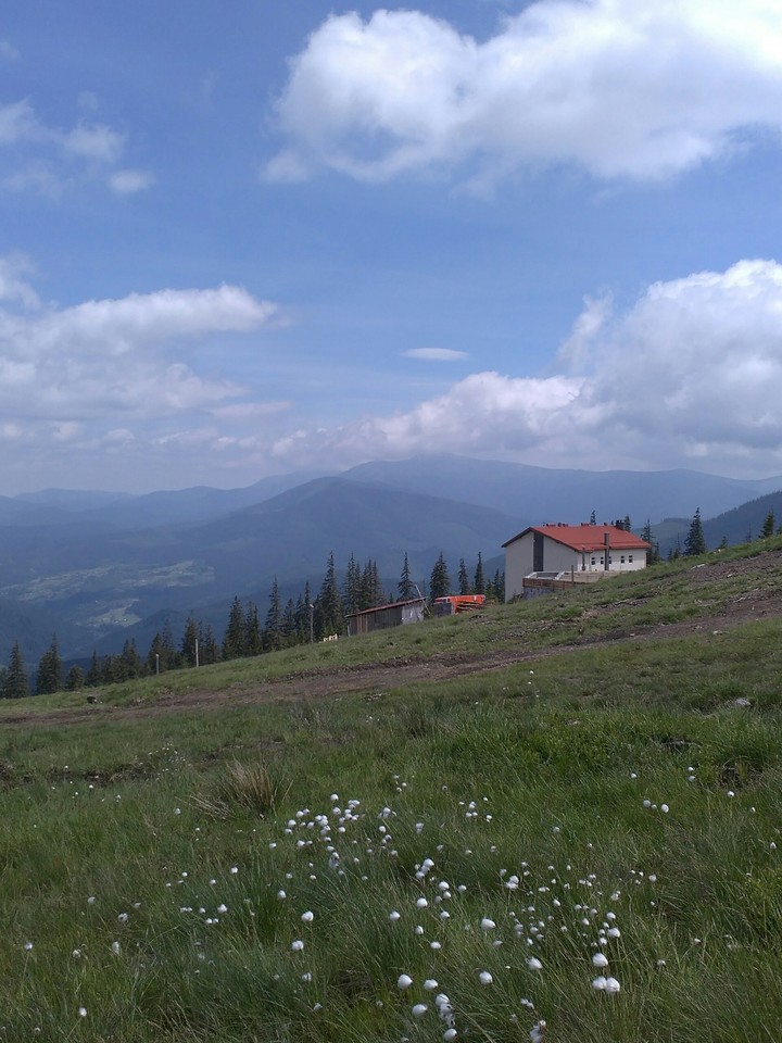 в горах