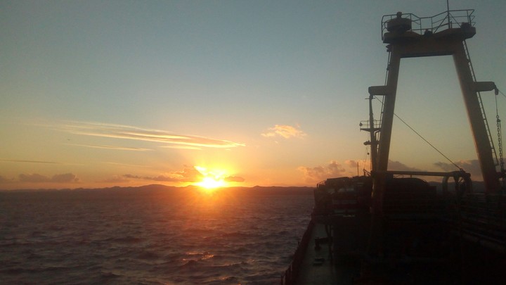 закат в море