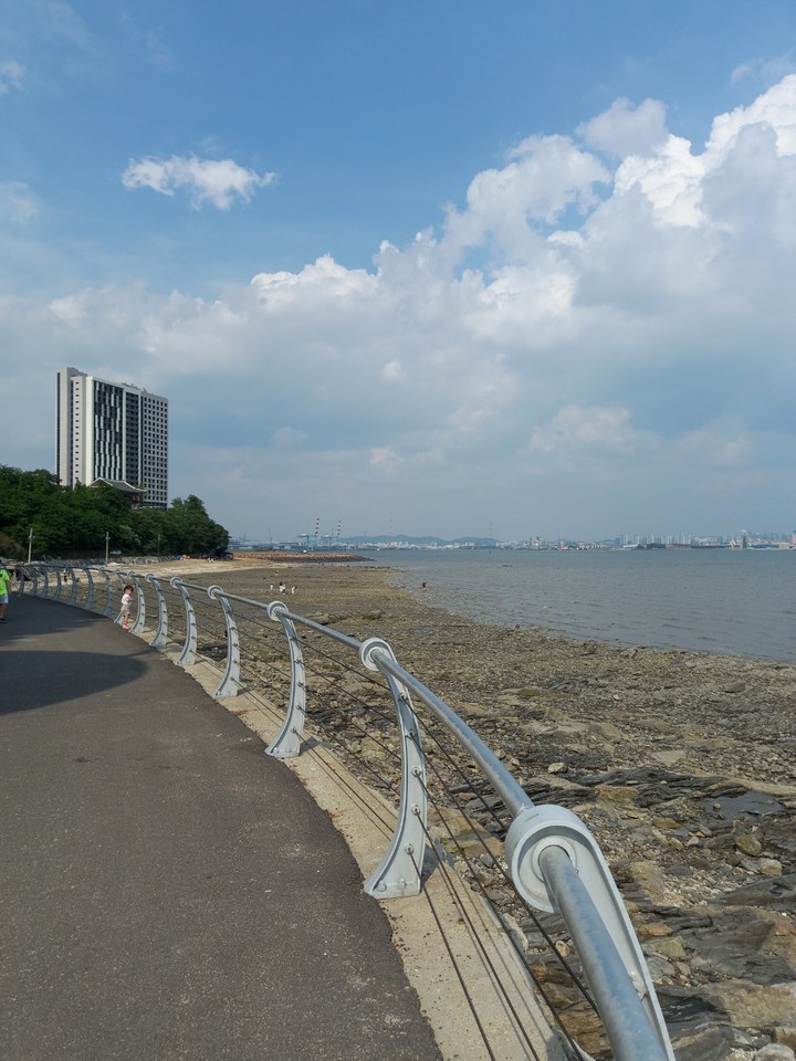 바닷가 산책