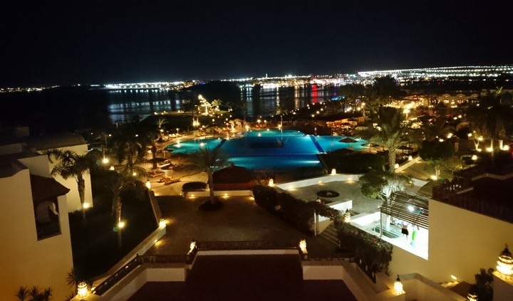 >Hotel<