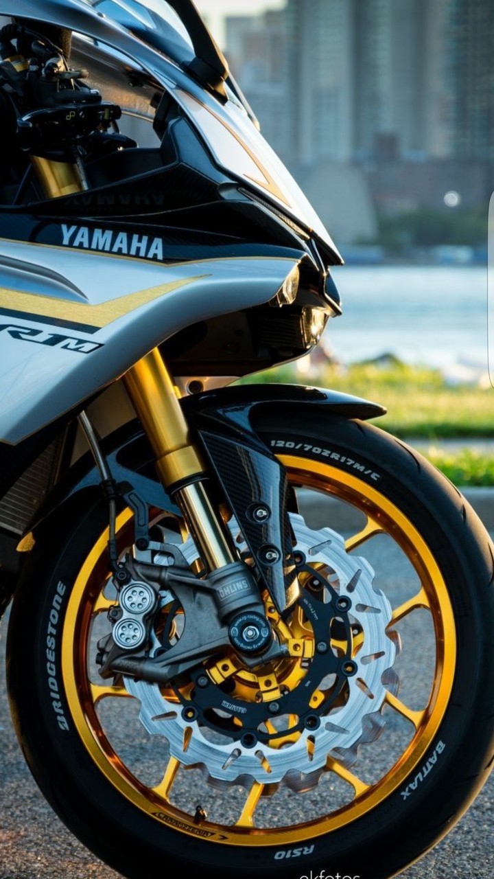 Yamaha R1M