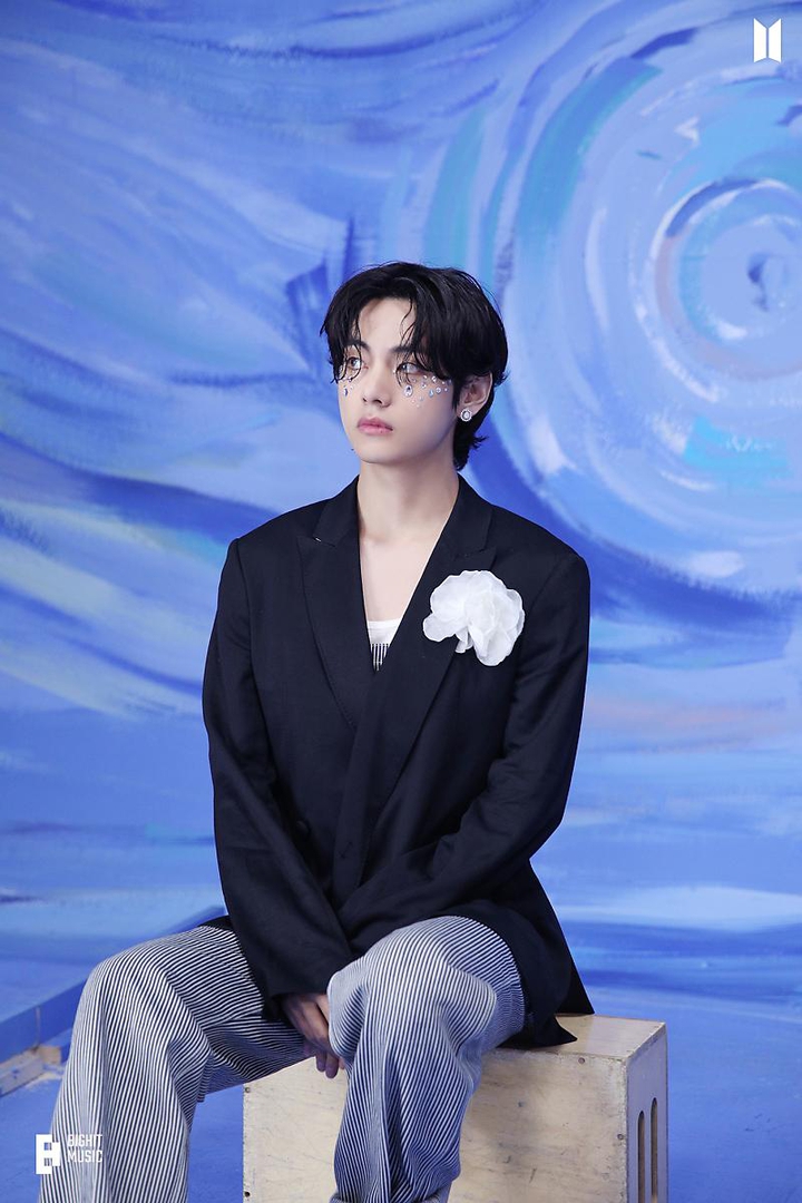 BTS V