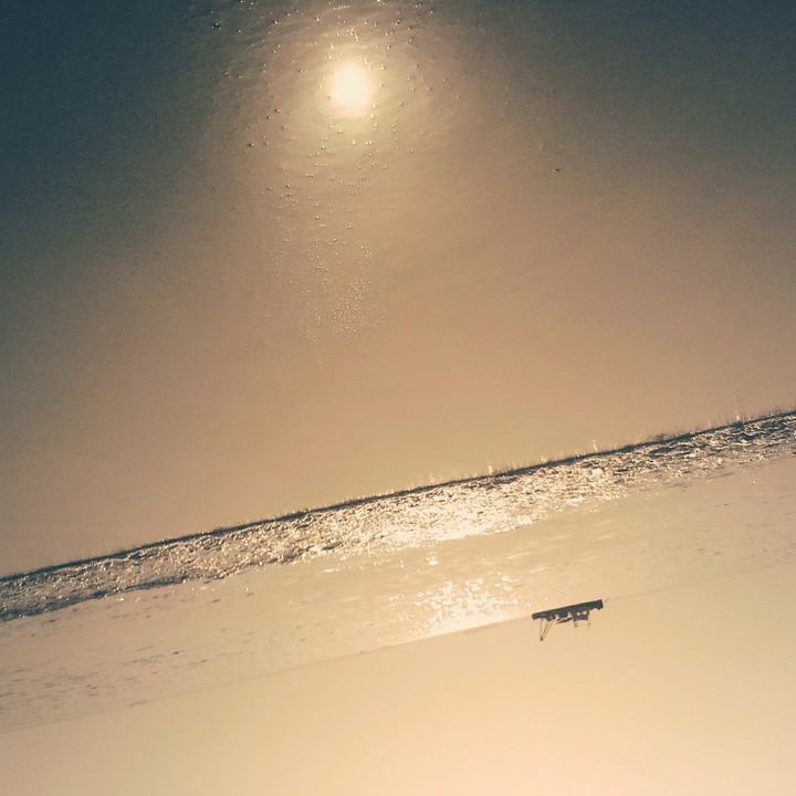 la terre reflète le soleil