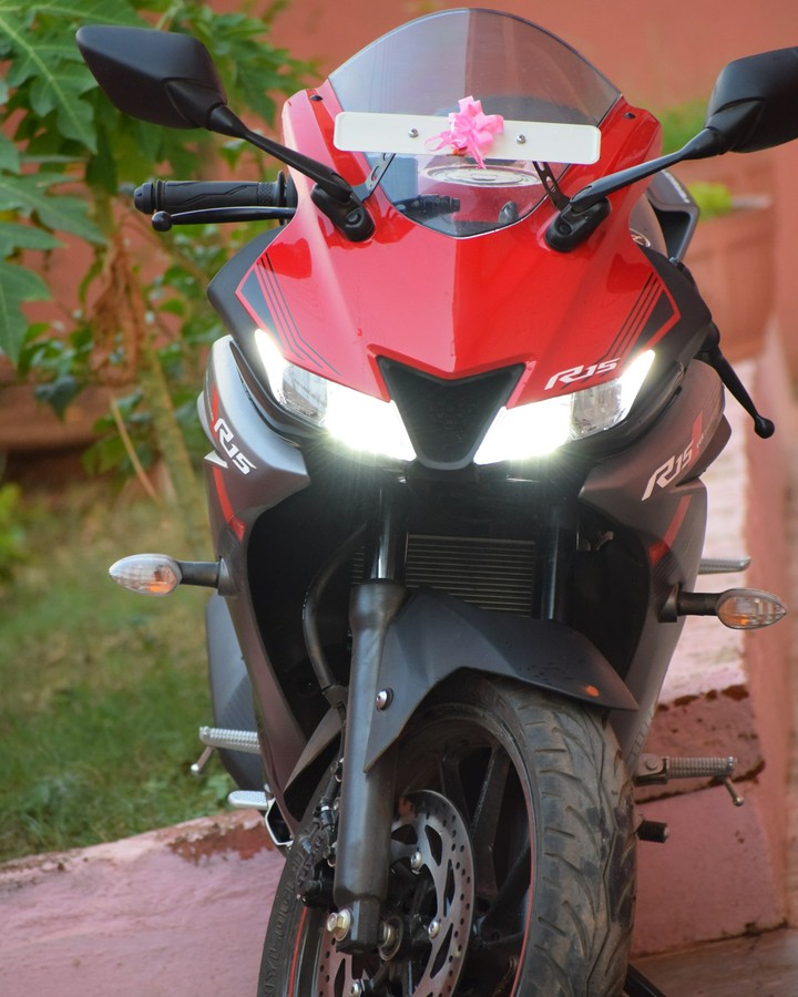 r15 v3 red grey