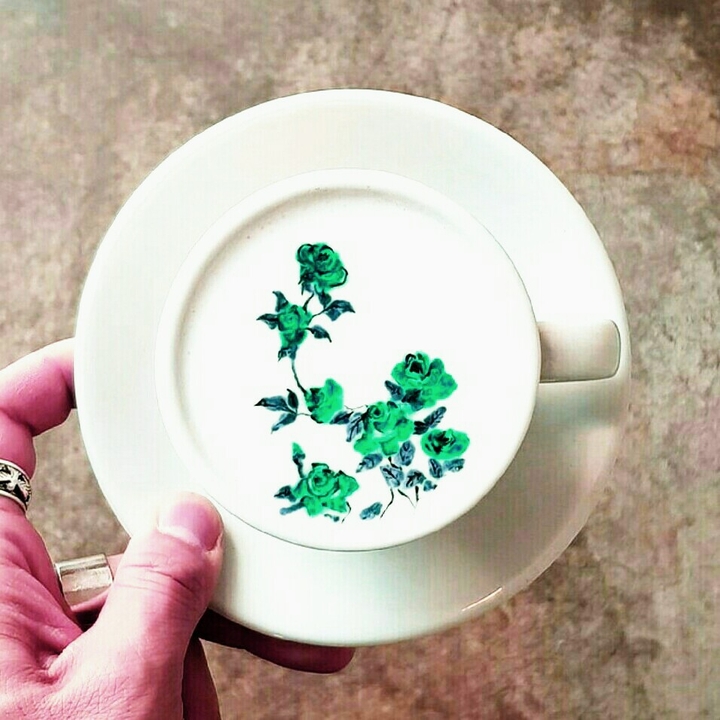 milk with rose decorated