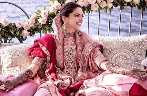 deepikapadukone on her mehendy ceremony