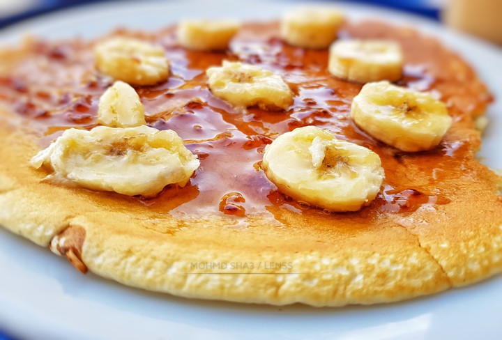 pancake with banana and jam